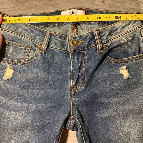 NWT CABI Medium Washed Destructed Skinny Jeans (Size 2) - Picture 14 of 16